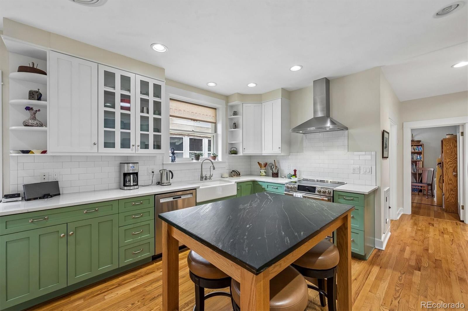 MLS Image #13 for 613  saint paul street,denver, Colorado