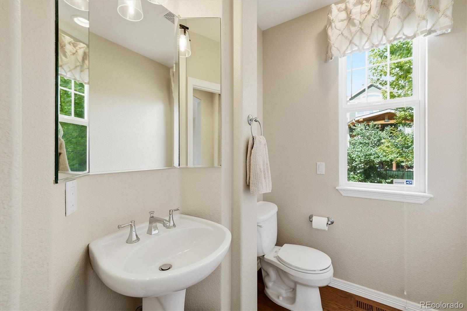MLS Image #14 for 22878 e euclid circle,aurora, Colorado
