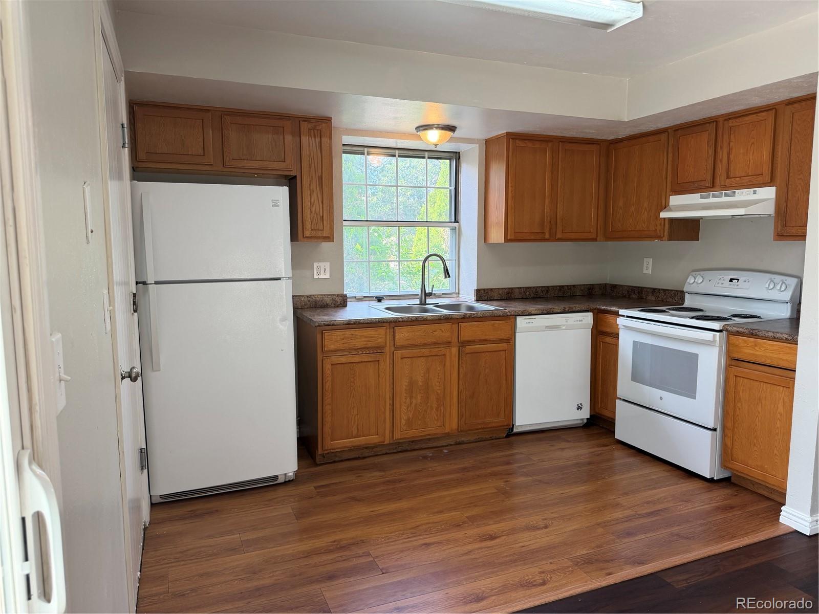 MLS Image #14 for 4680  crown boulevard,denver, Colorado