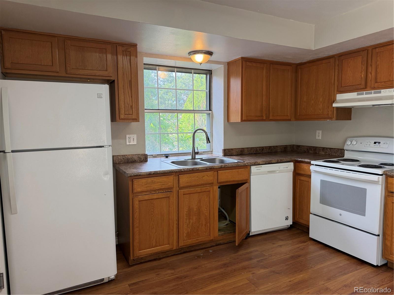 MLS Image #16 for 4680  crown boulevard,denver, Colorado