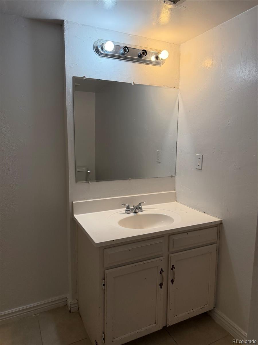 MLS Image #31 for 4680  crown boulevard,denver, Colorado