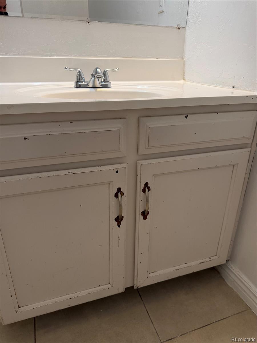 MLS Image #33 for 4680  crown boulevard,denver, Colorado