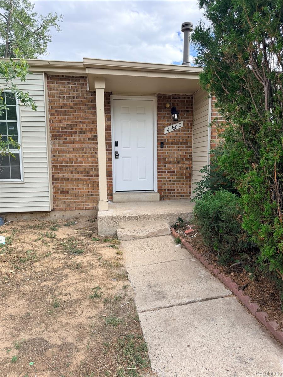 MLS Image #5 for 4680  crown boulevard,denver, Colorado