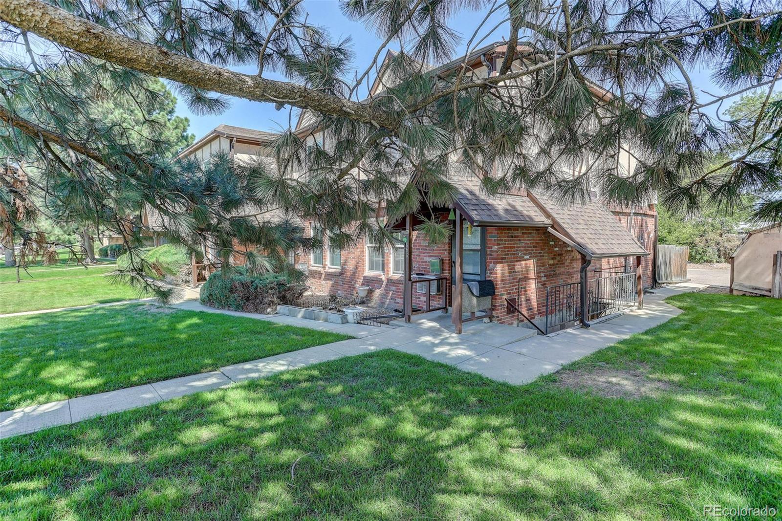 MLS Image #1 for 956 s iola street,aurora, Colorado