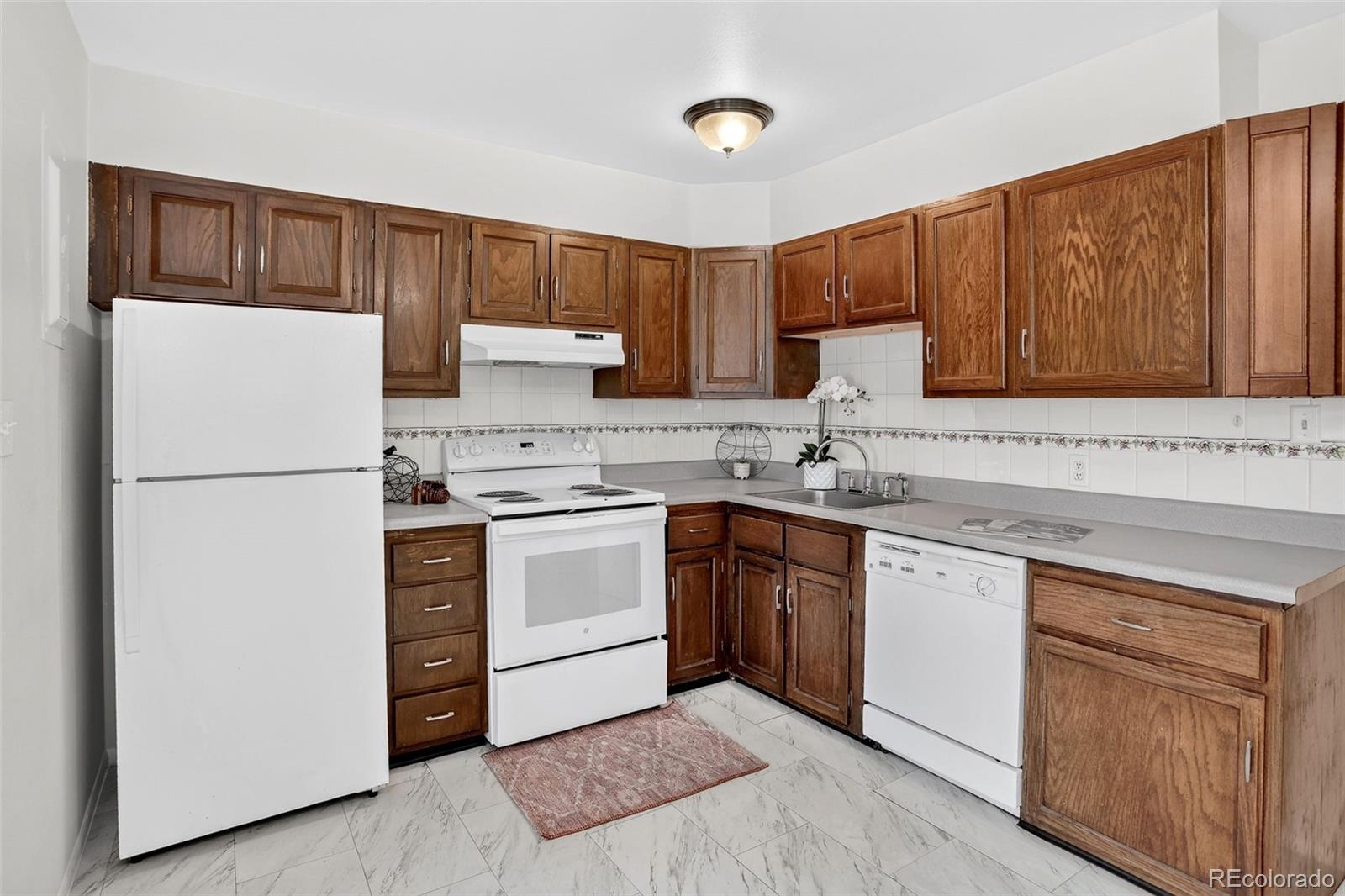 MLS Image #15 for 956 s iola street,aurora, Colorado