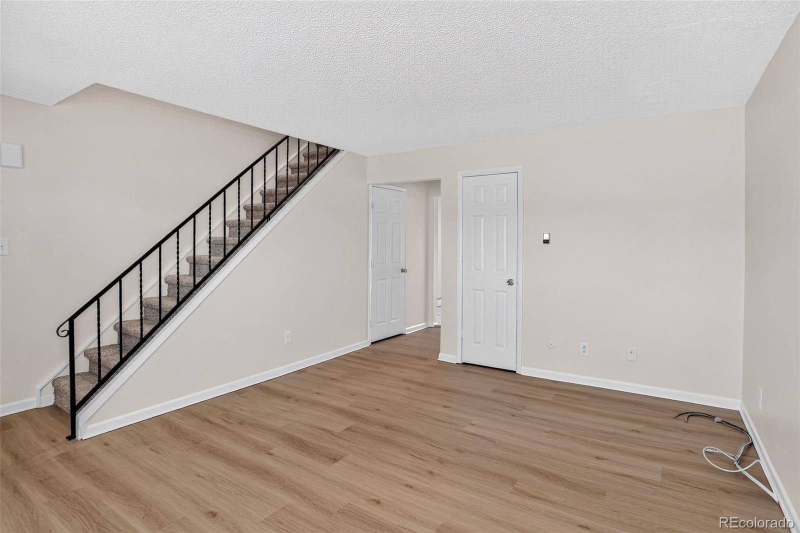MLS Image #4 for 956 s iola street,aurora, Colorado