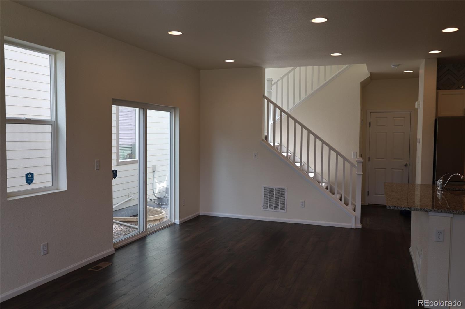 MLS Image #12 for 6517 n cathay street,denver, Colorado