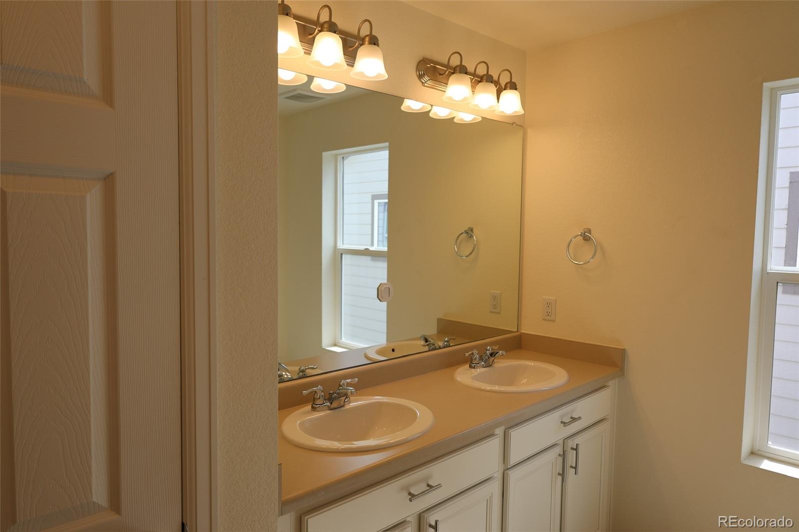 MLS Image #16 for 6517 n cathay street,denver, Colorado