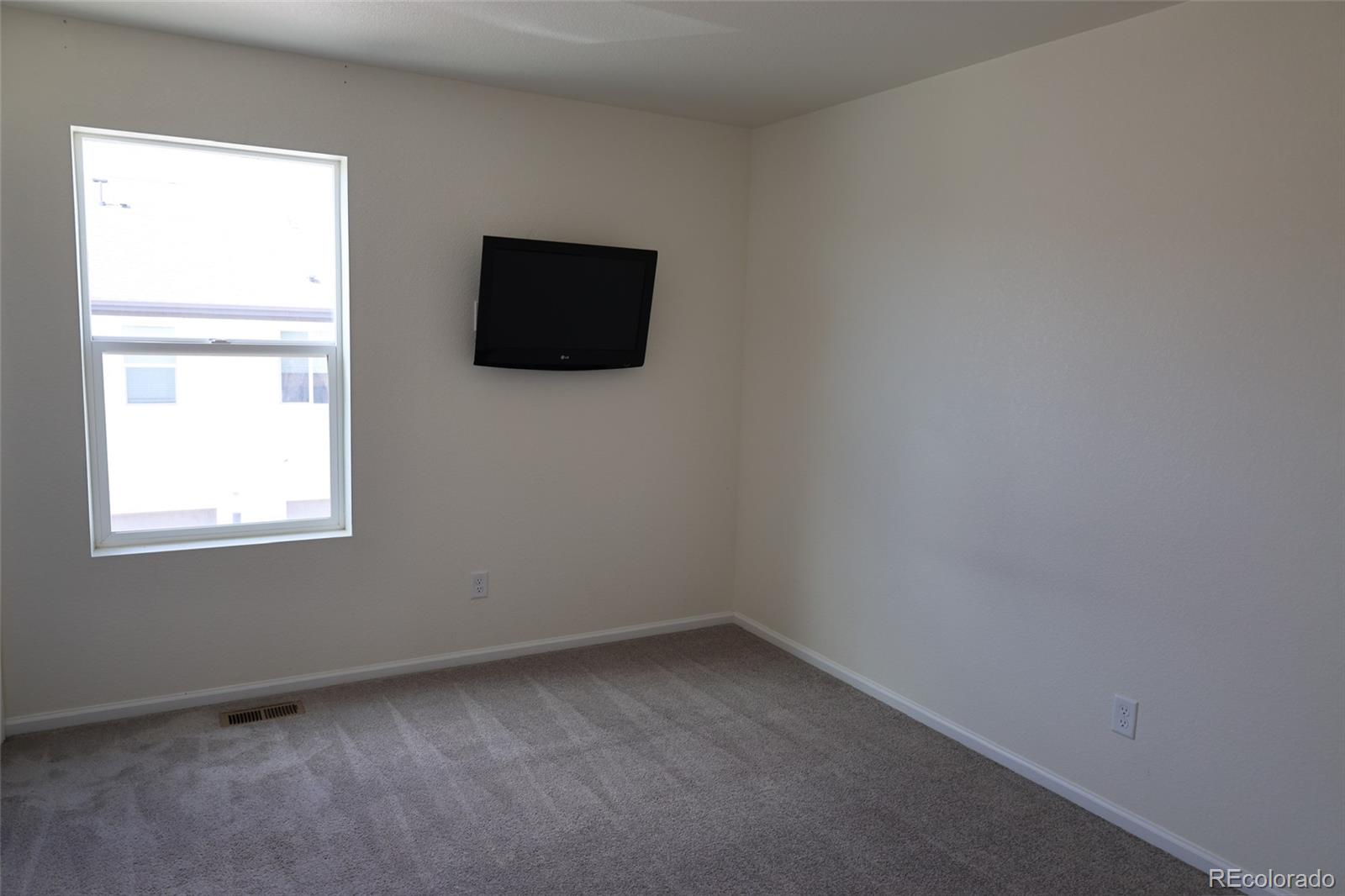 MLS Image #21 for 6517 n cathay street,denver, Colorado
