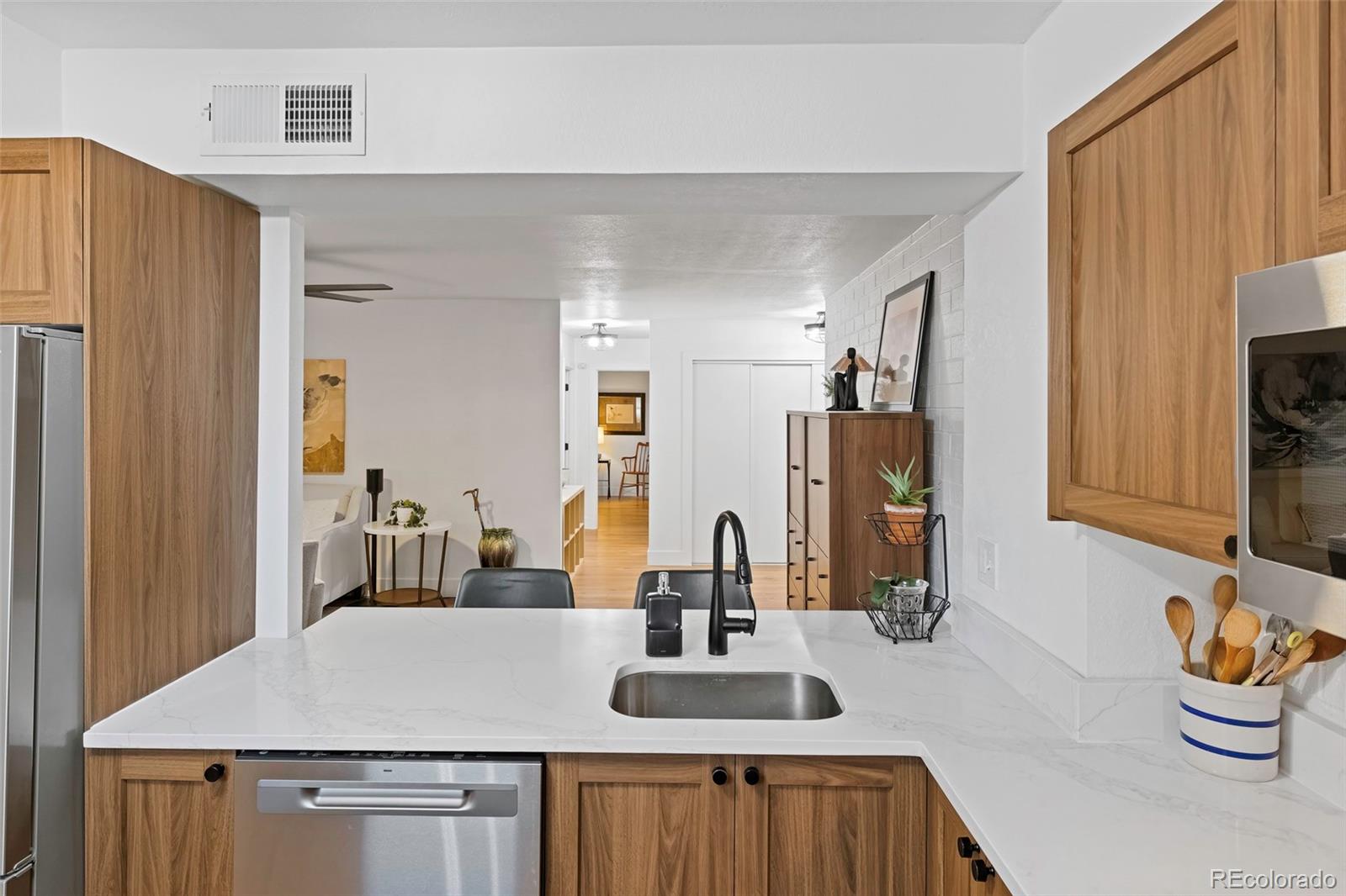 MLS Image #13 for 460 s marion parkway,denver, Colorado