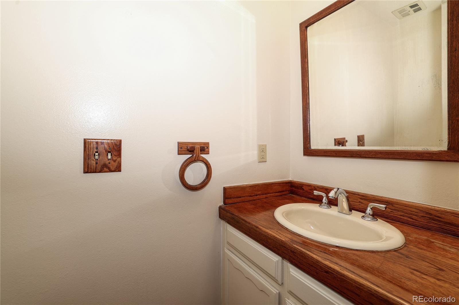 MLS Image #17 for 10521 e dorado avenue,englewood, Colorado