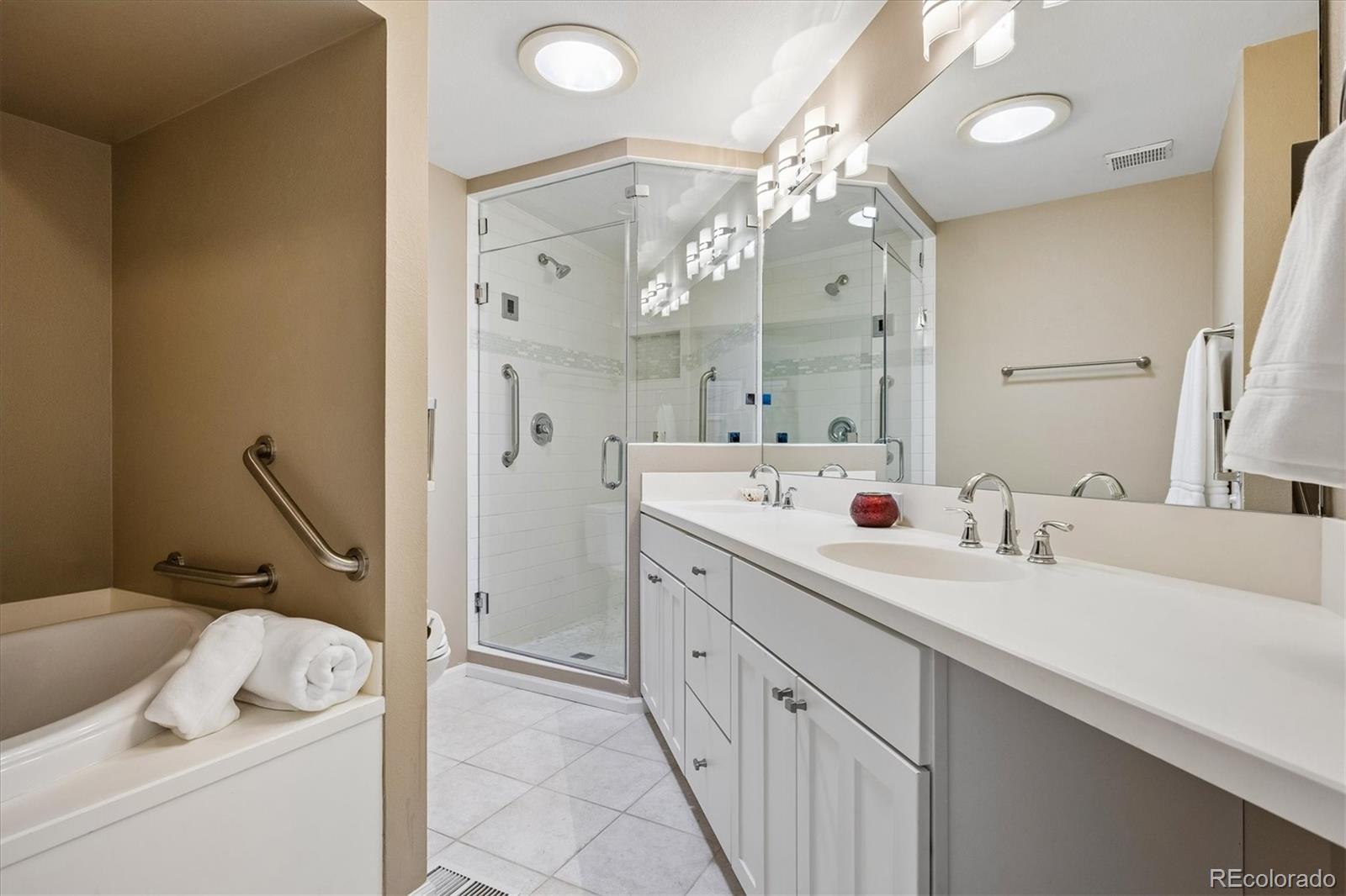 MLS Image #16 for 9200 e cherry creek south drive,denver, Colorado