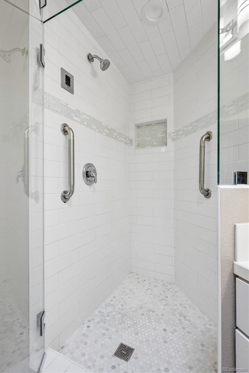 MLS Image #18 for 9200 e cherry creek south drive,denver, Colorado