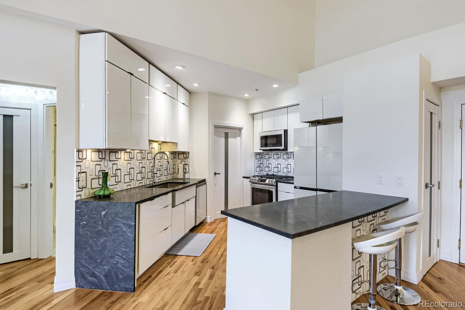 MLS Image #7 for 111 s monroe street,denver, Colorado