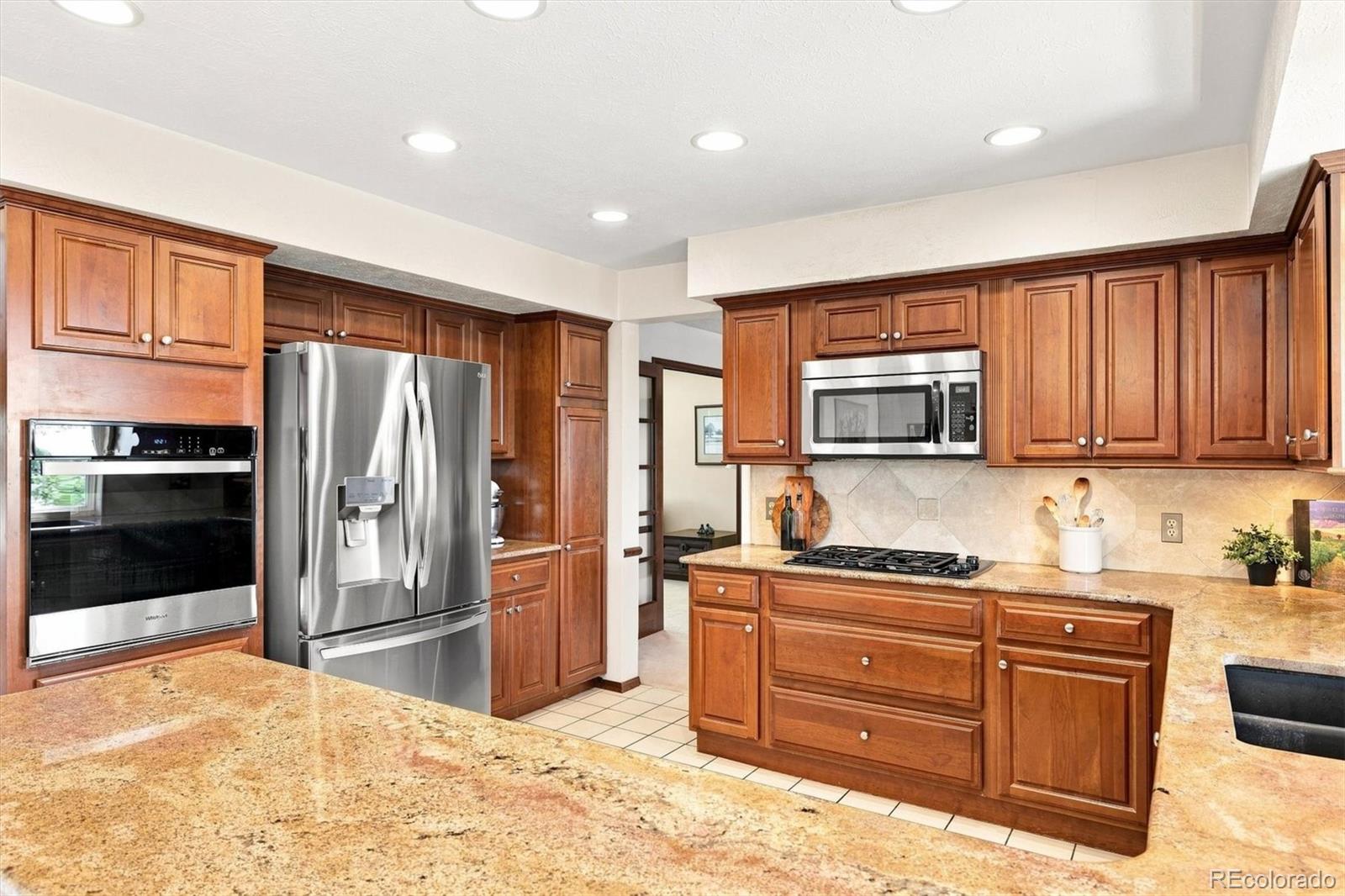 MLS Image #5 for 7631 s bemis street,littleton, Colorado
