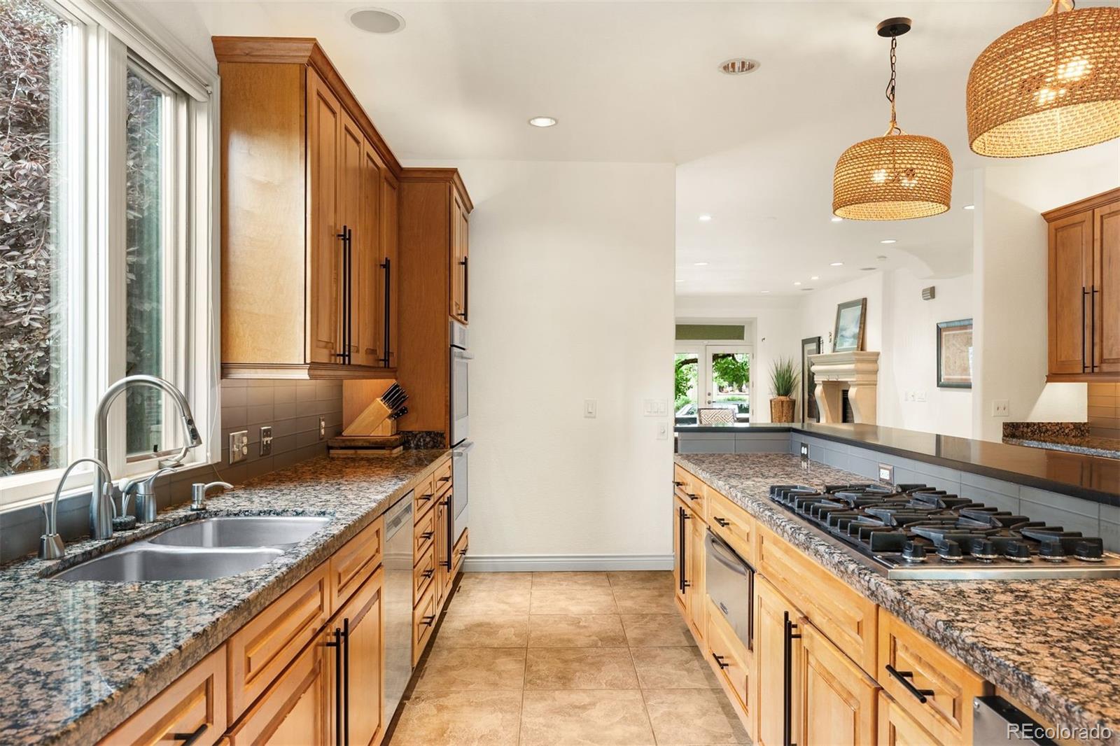 MLS Image #10 for 960 s high street,denver, Colorado