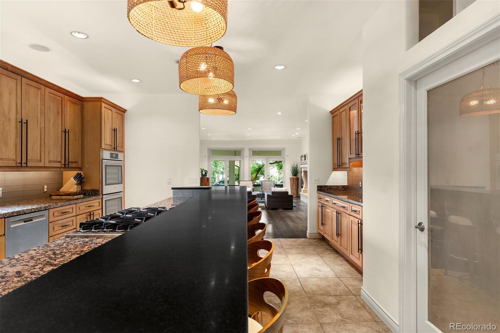 MLS Image #6 for 960 s high street,denver, Colorado
