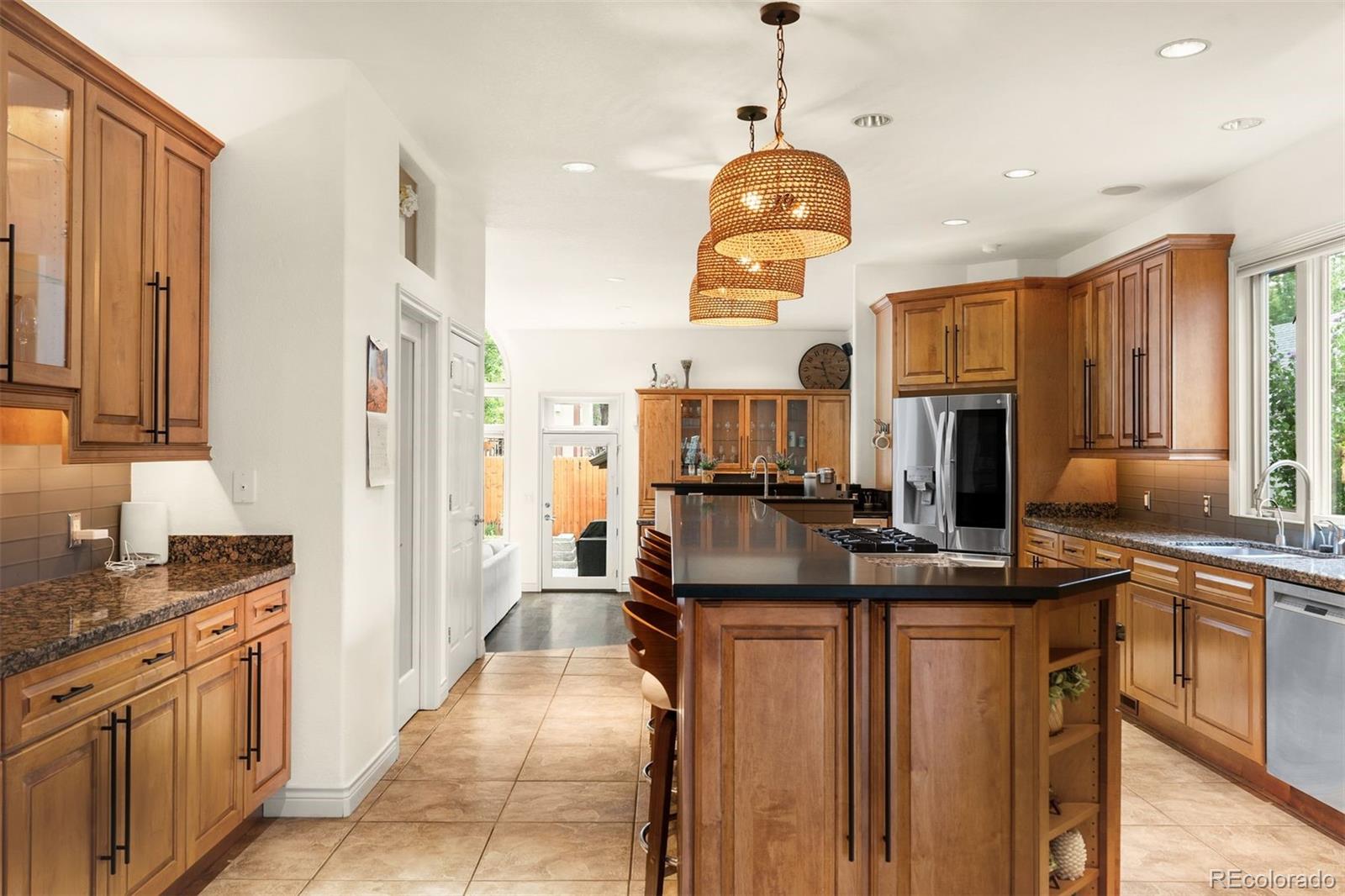 MLS Image #8 for 960 s high street,denver, Colorado