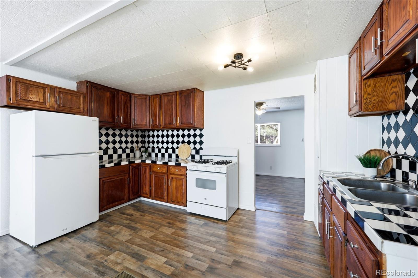 MLS Image #29 for 2537  ontario street,pueblo, Colorado