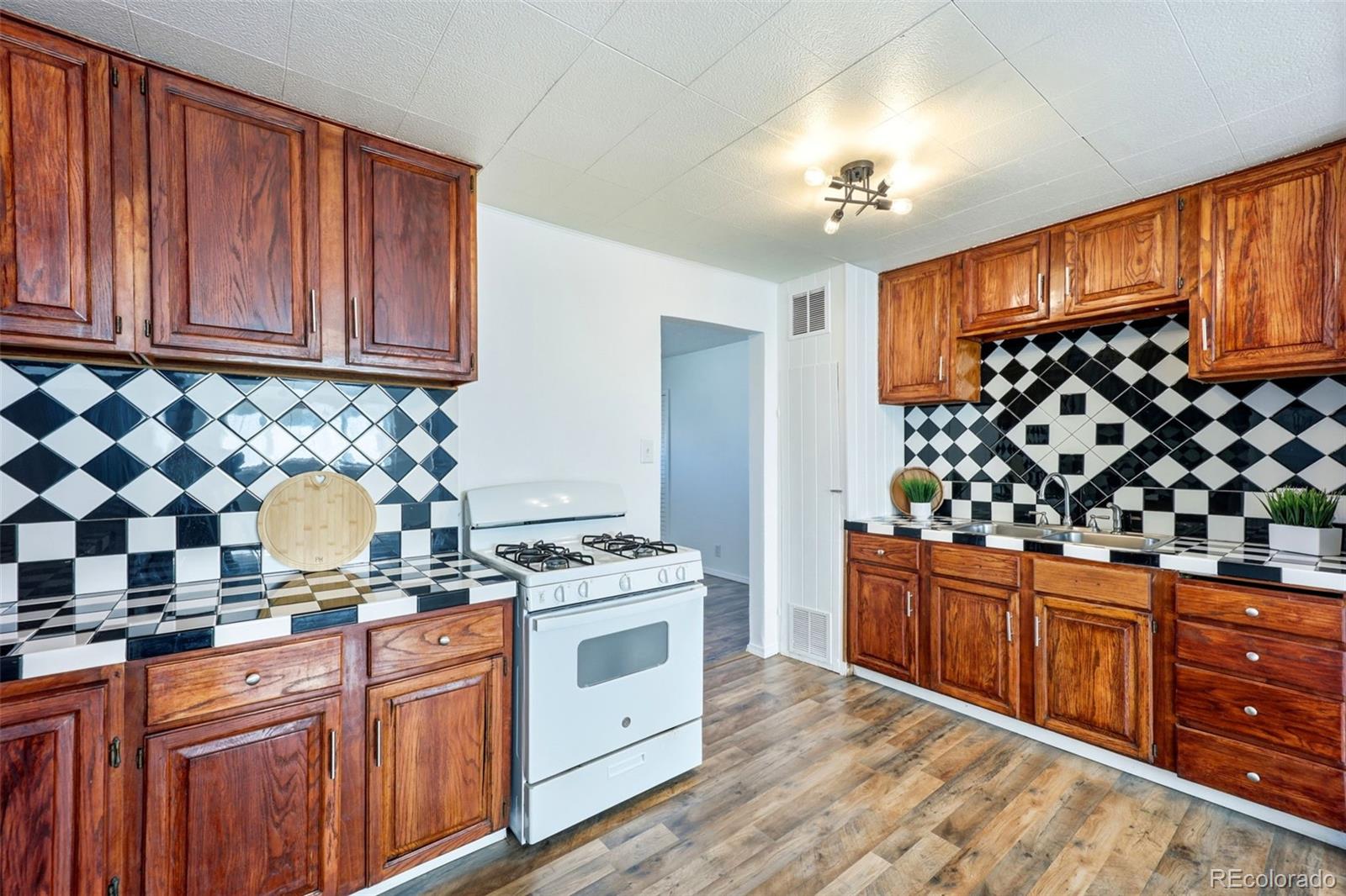 MLS Image #5 for 2537  ontario street,pueblo, Colorado