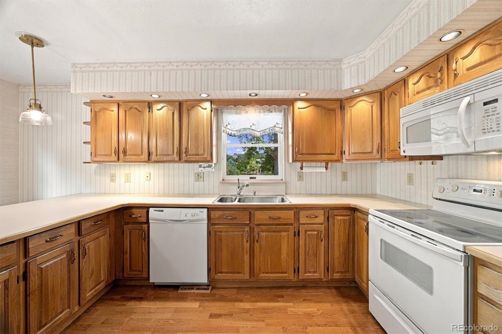 MLS Image #13 for 15981 w 56th place,golden, Colorado