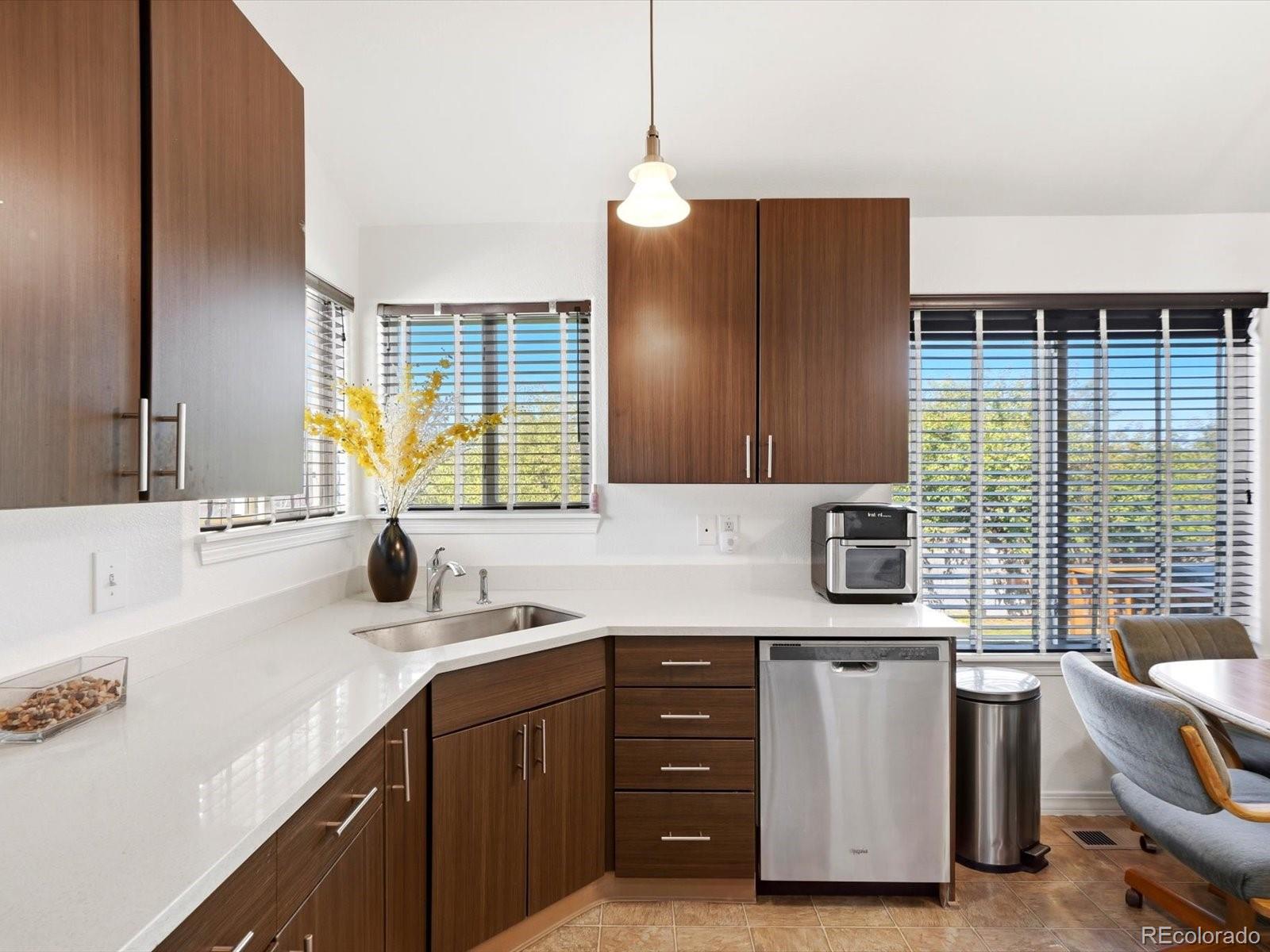 MLS Image #21 for 5061  elkhart street,denver, Colorado