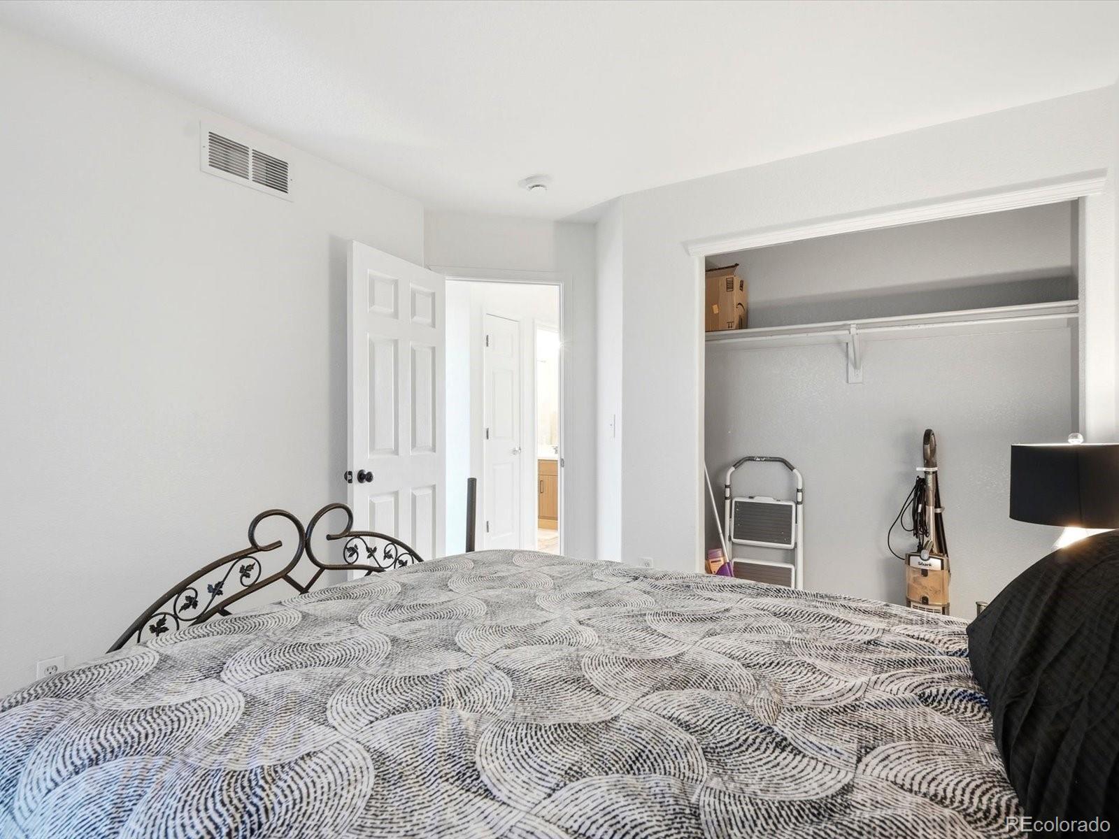 MLS Image #37 for 5061  elkhart street,denver, Colorado