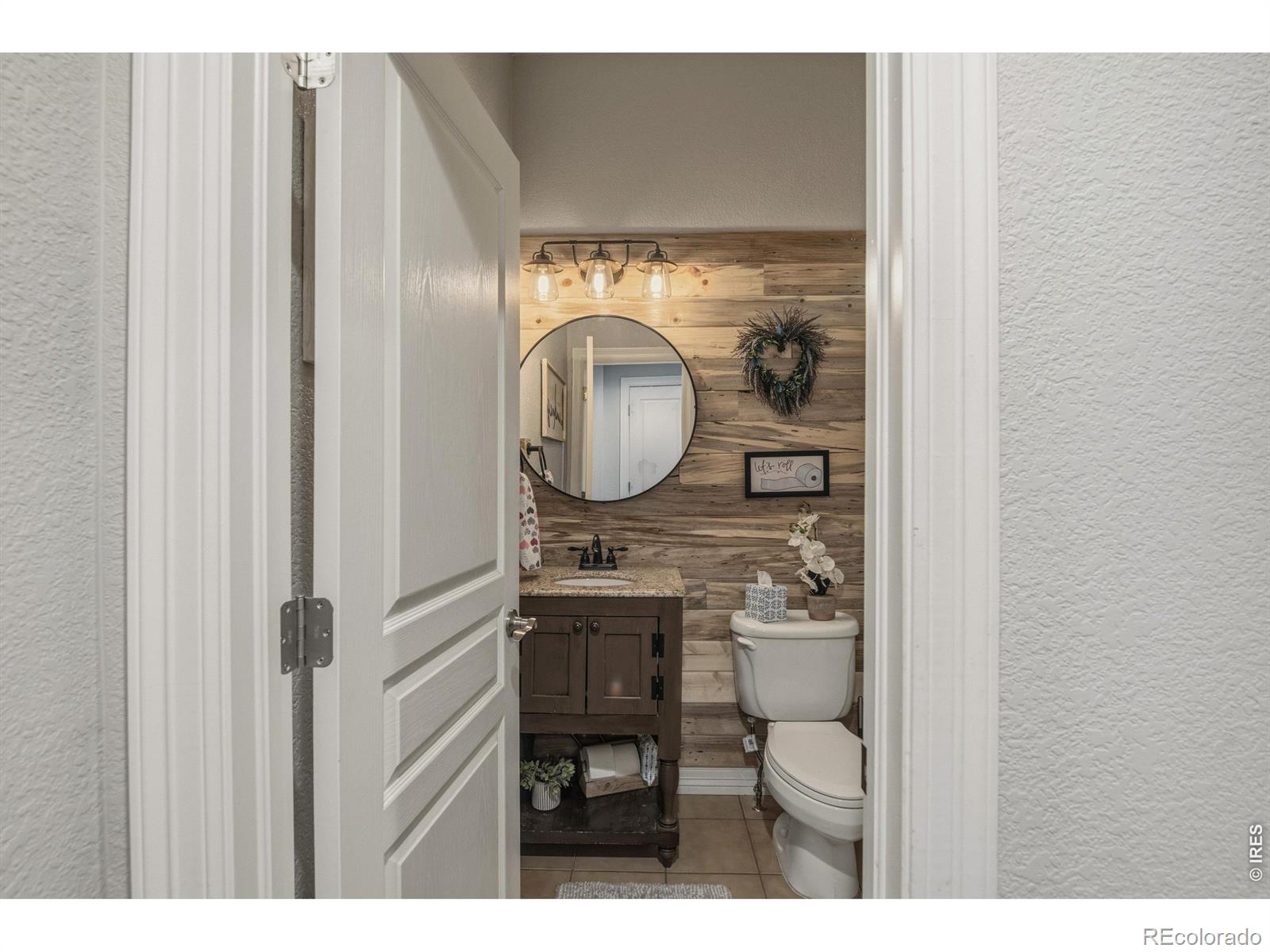MLS Image #13 for 25042 e davies drive,aurora, Colorado
