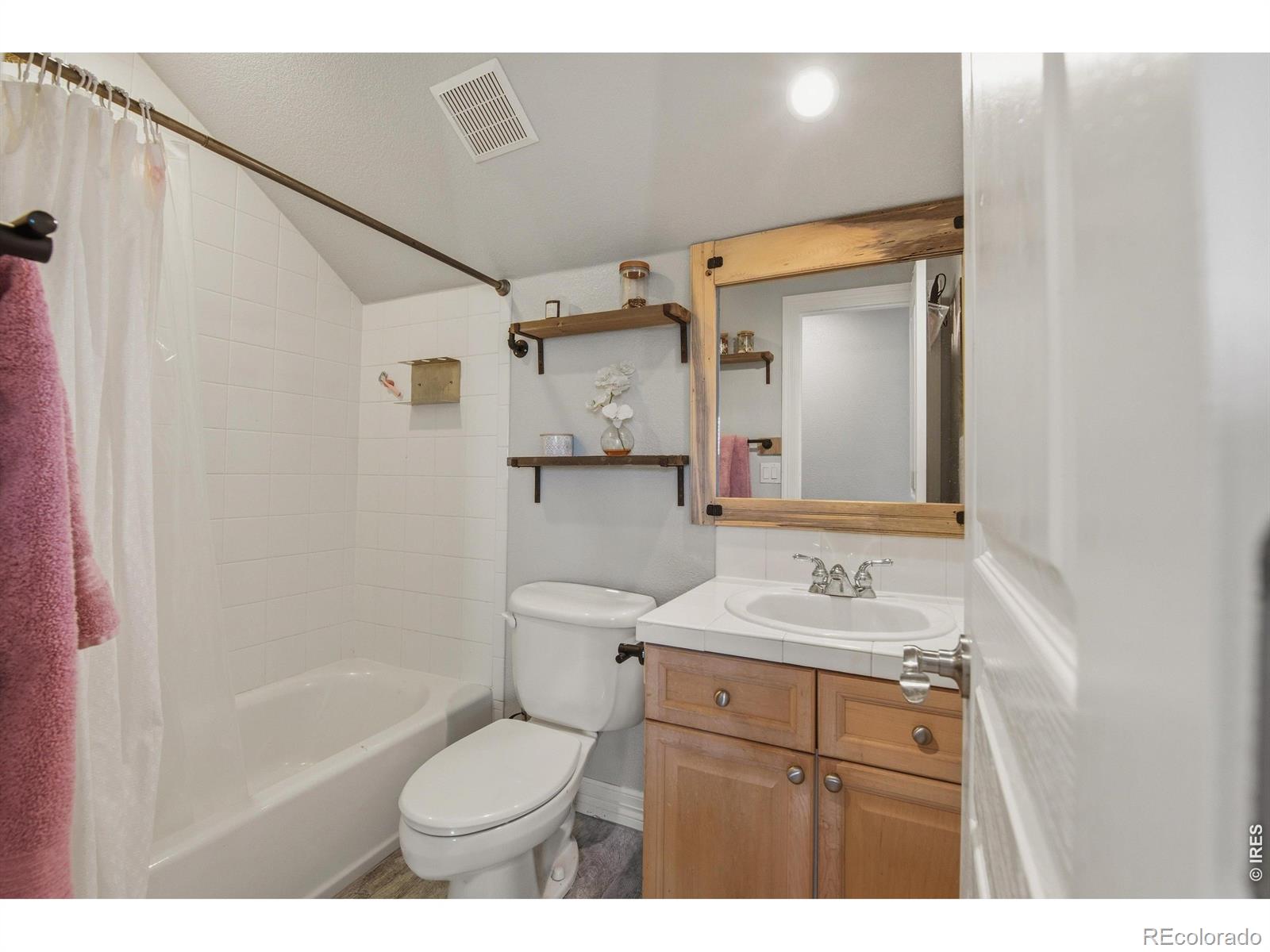 MLS Image #23 for 25042 e davies drive,aurora, Colorado