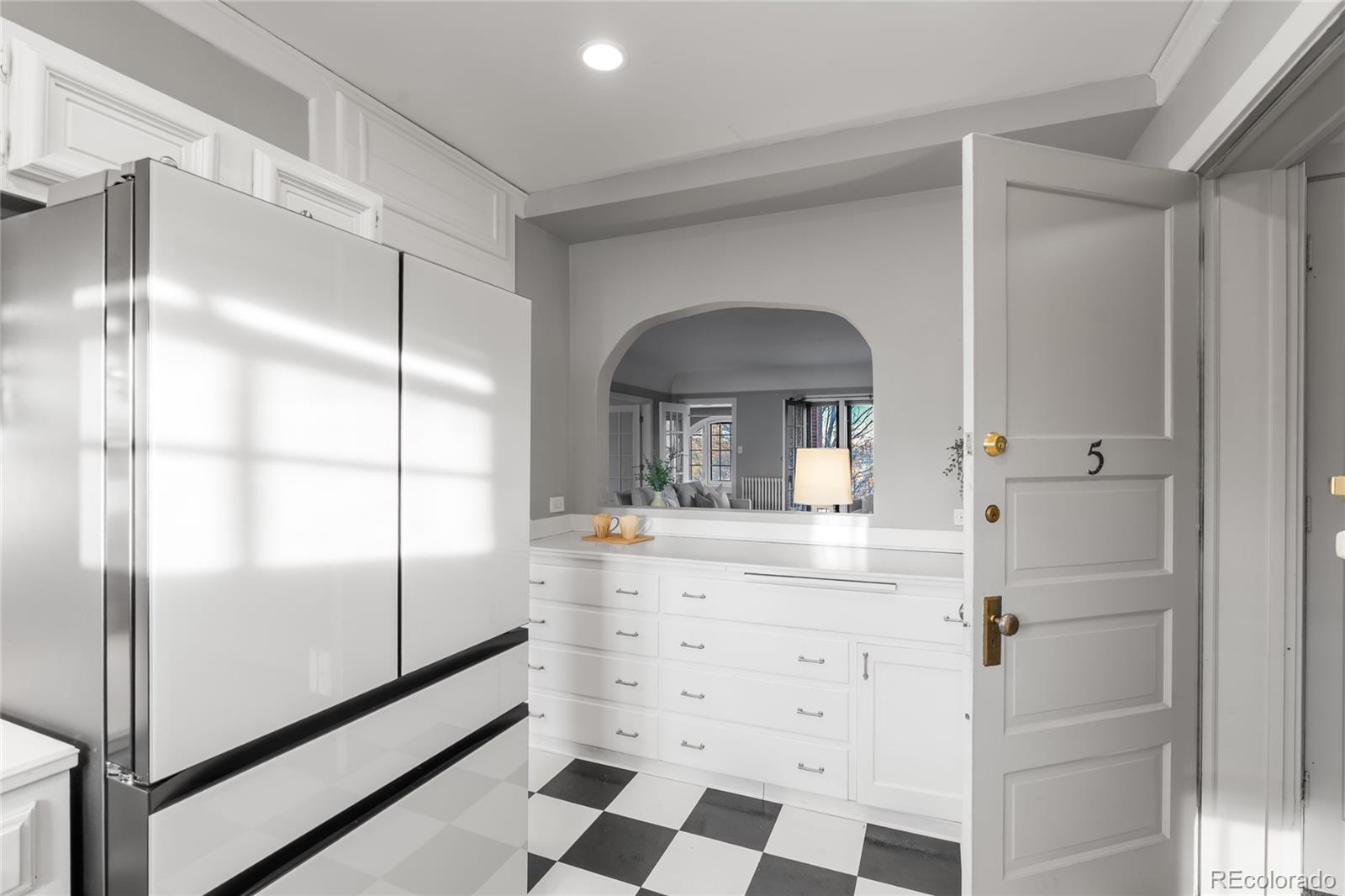 MLS Image #17 for 1 n downing street 5,denver, Colorado