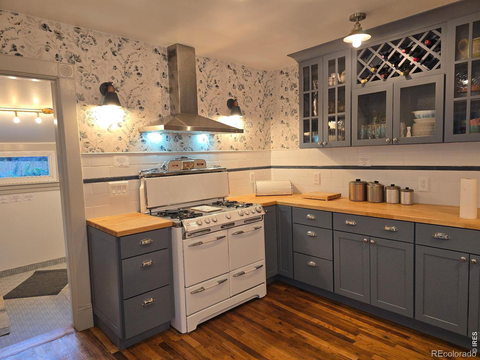 MLS Image #11 for 5341  primrose lane,denver, Colorado