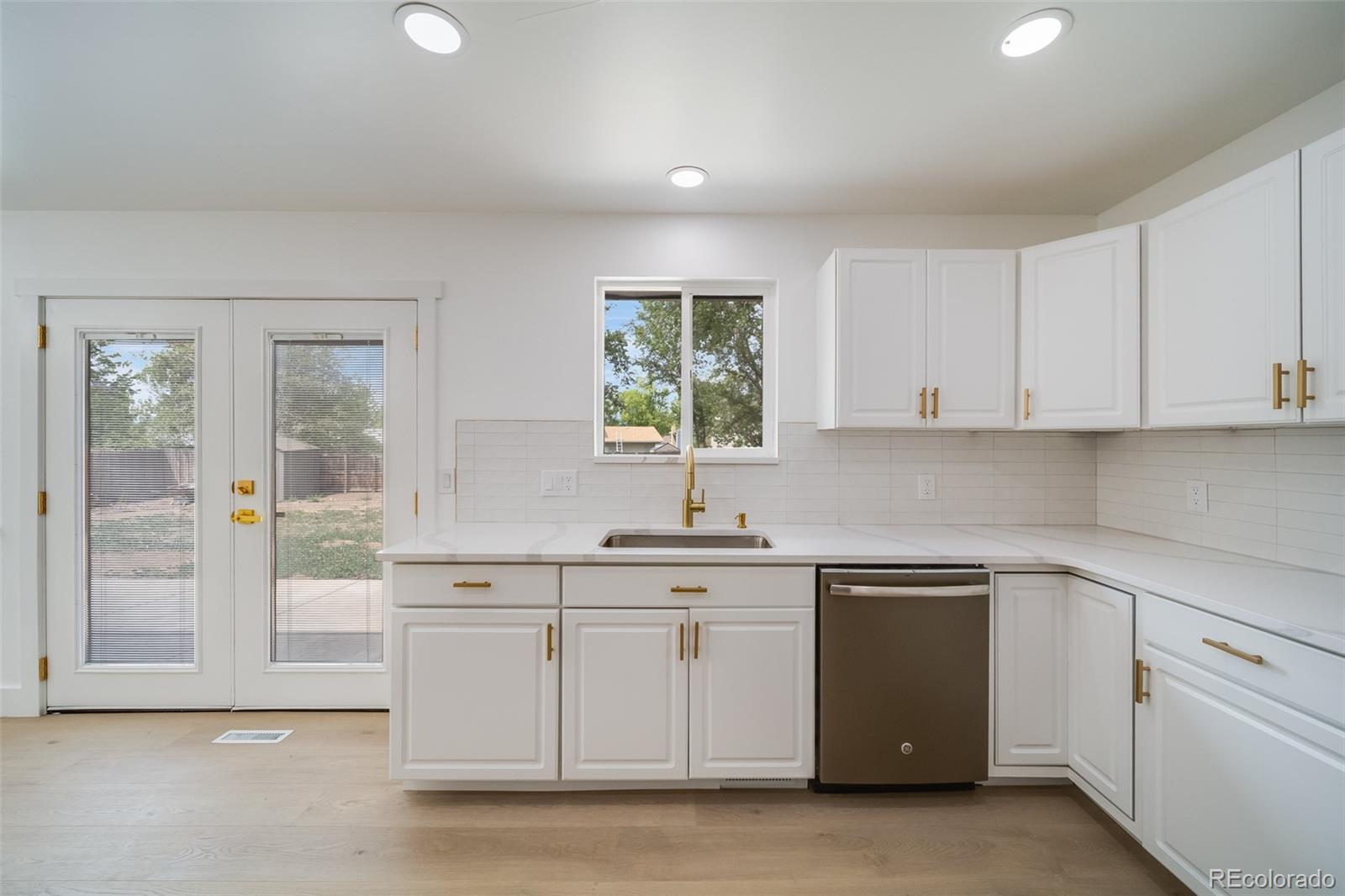 MLS Image #8 for 8733  kendall court,arvada, Colorado