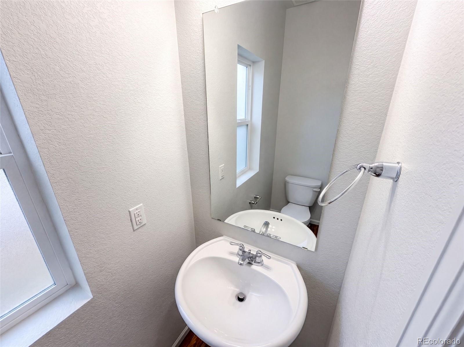 MLS Image #14 for 5573  killarney court,denver, Colorado