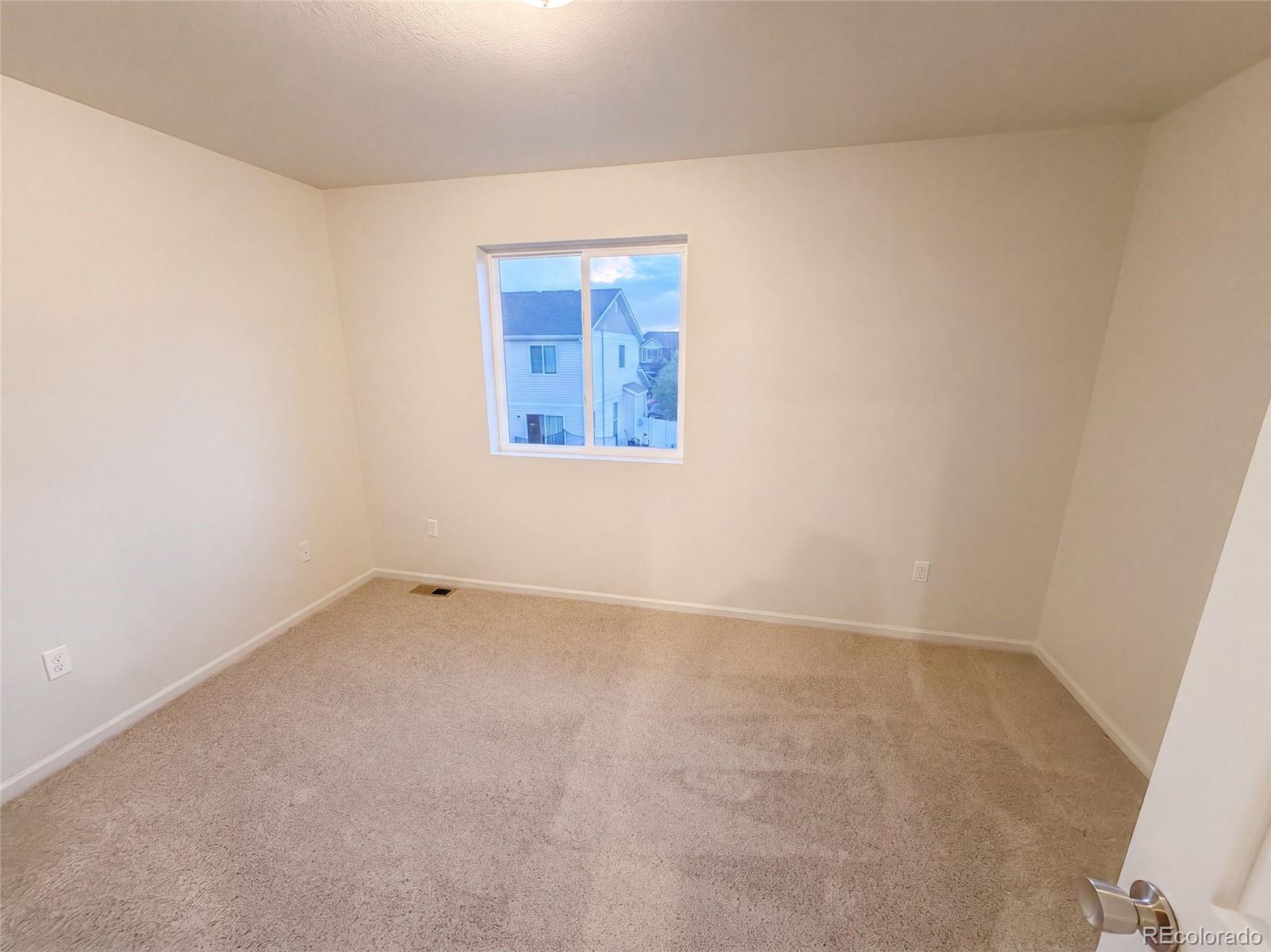 MLS Image #16 for 5573  killarney court,denver, Colorado