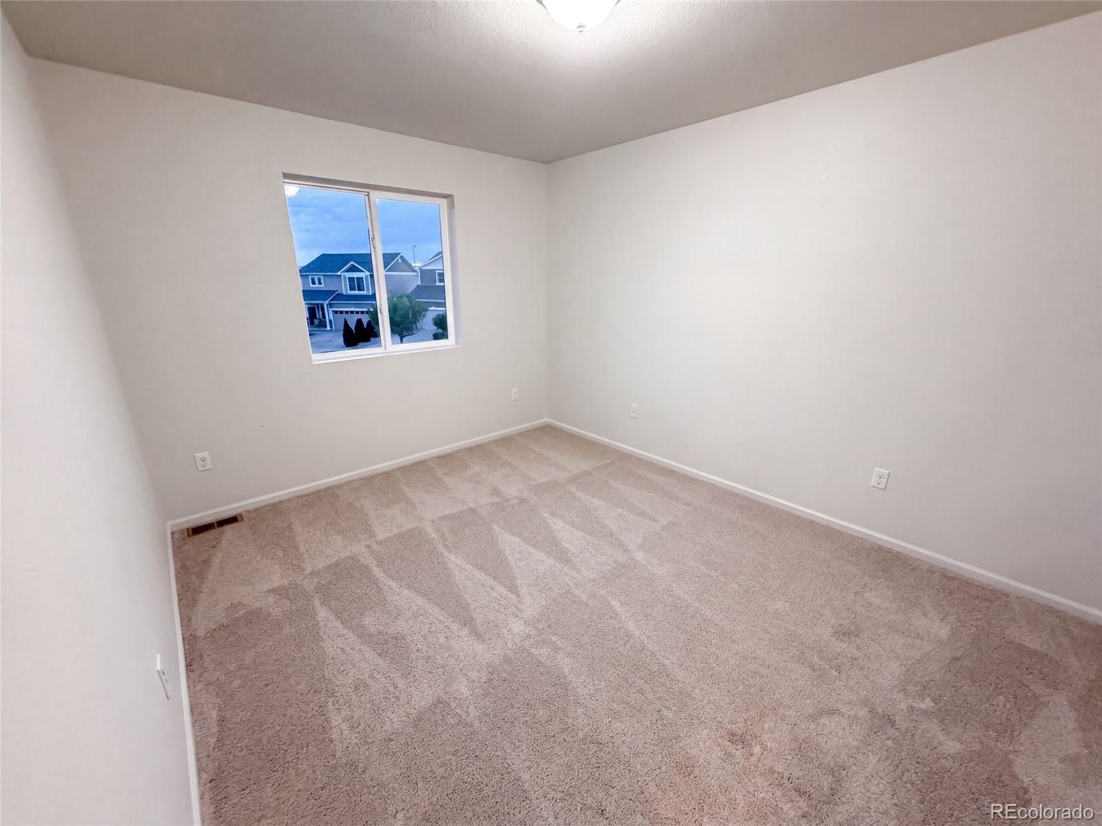 MLS Image #18 for 5573  killarney court,denver, Colorado