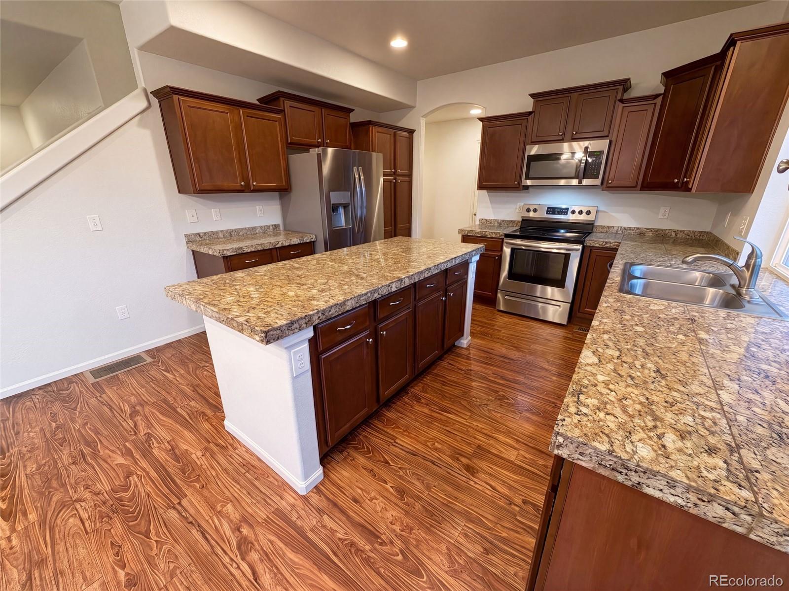 MLS Image #7 for 5573  killarney court,denver, Colorado