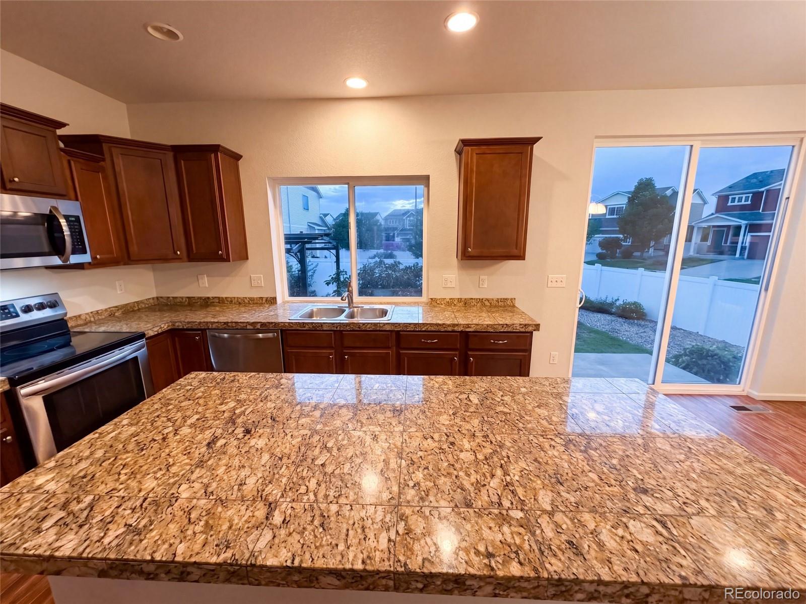 MLS Image #9 for 5573  killarney court,denver, Colorado