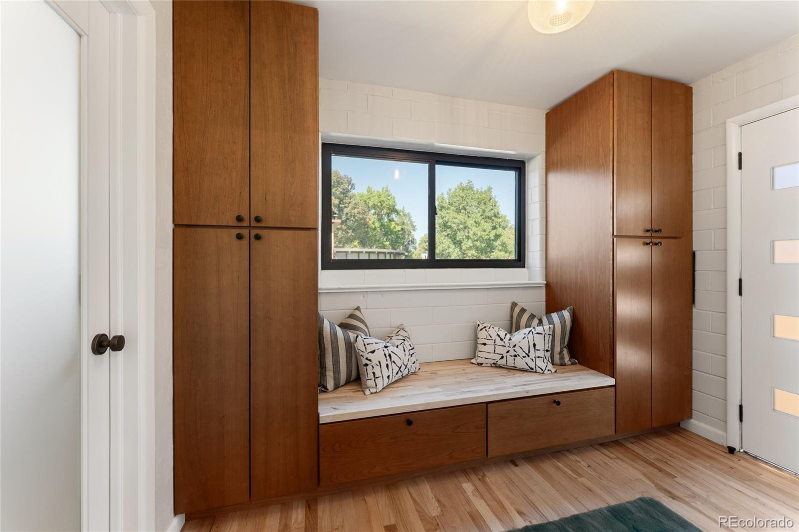 MLS Image #10 for 2150 n monaco street parkway,denver, Colorado