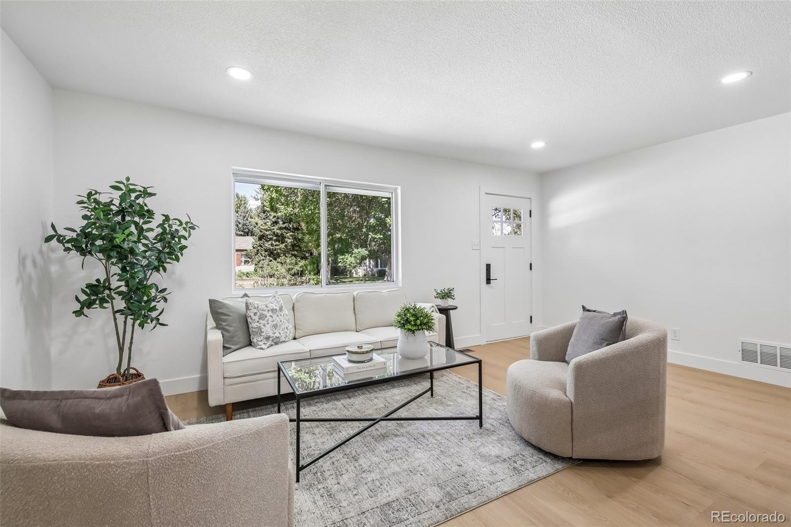 MLS Image #8 for 1160 s glencoe street,denver, Colorado