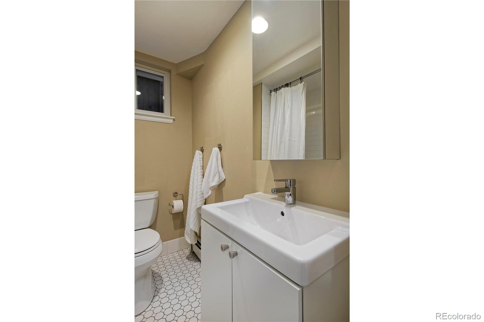 MLS Image #35 for 915 n clarkson street,denver, Colorado