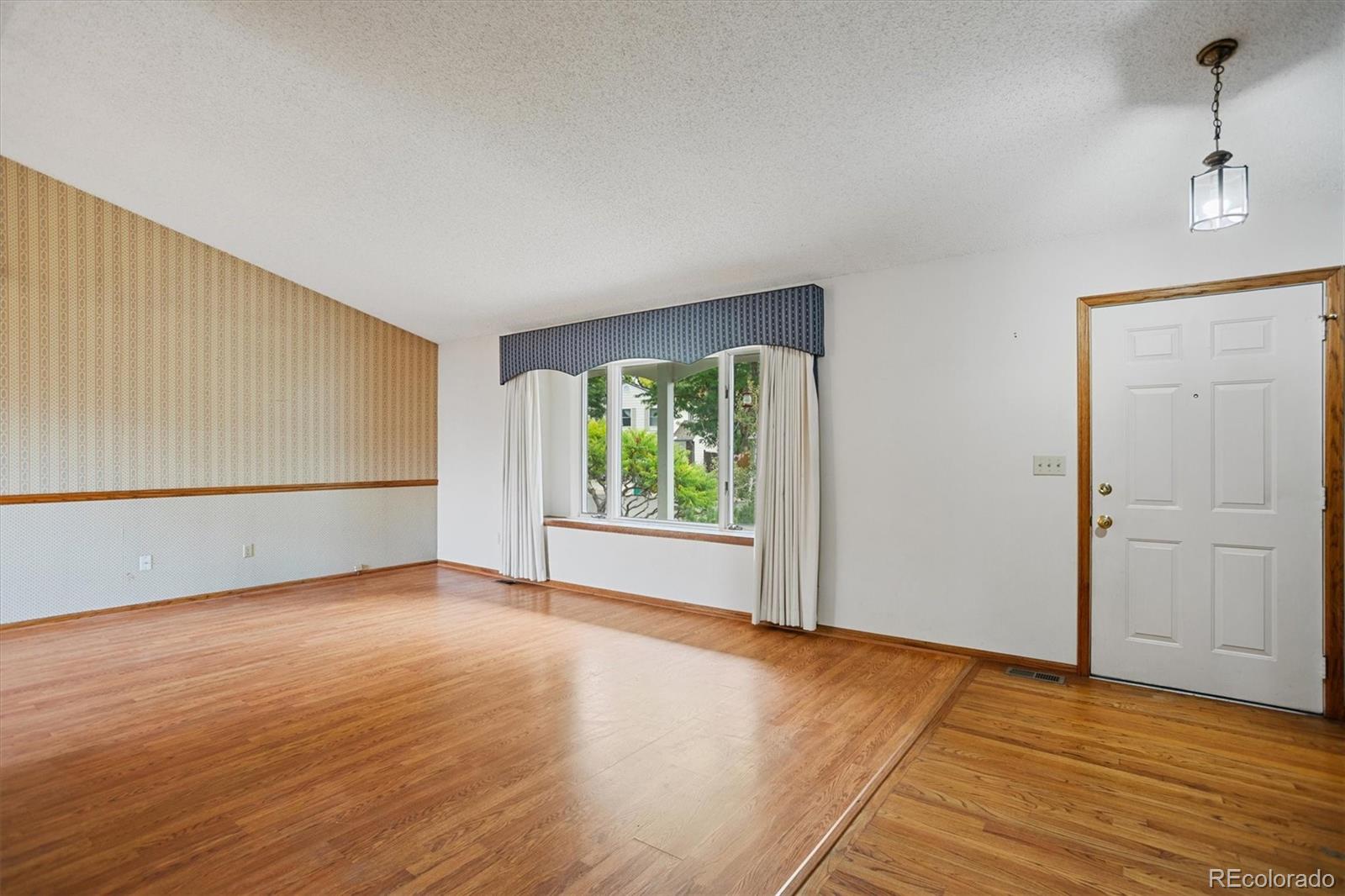 MLS Image #3 for 2031 s richfield street,aurora, Colorado