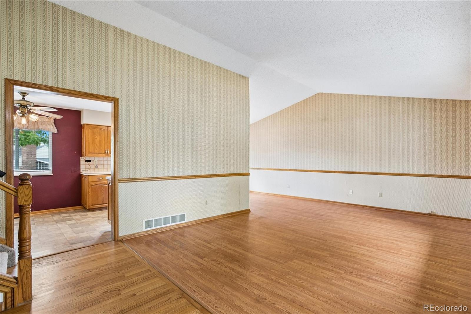 MLS Image #6 for 2031 s richfield street,aurora, Colorado