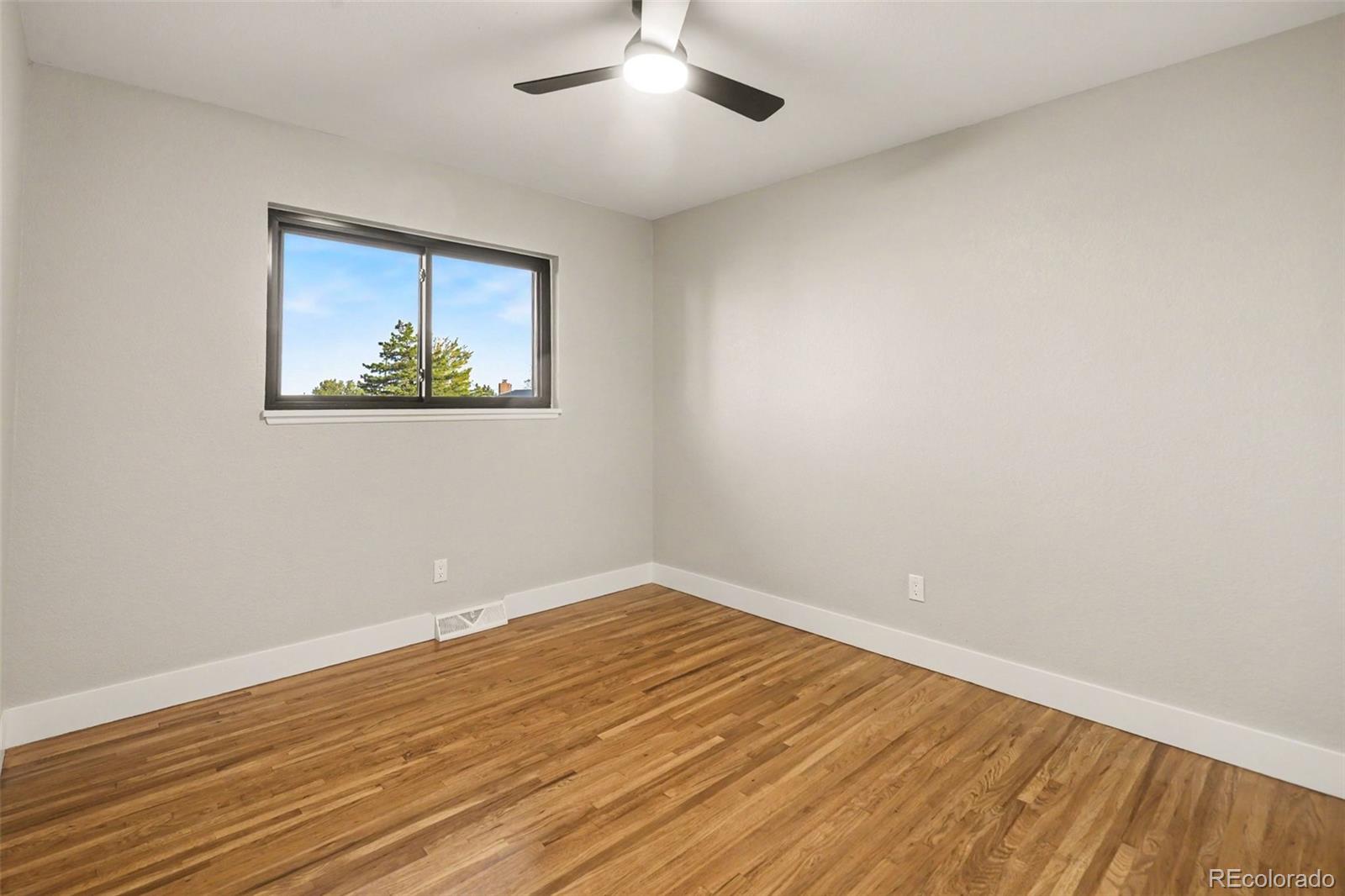 MLS Image #14 for 559  elbert way,denver, Colorado
