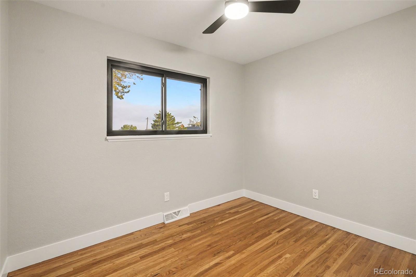 MLS Image #16 for 559  elbert way,denver, Colorado