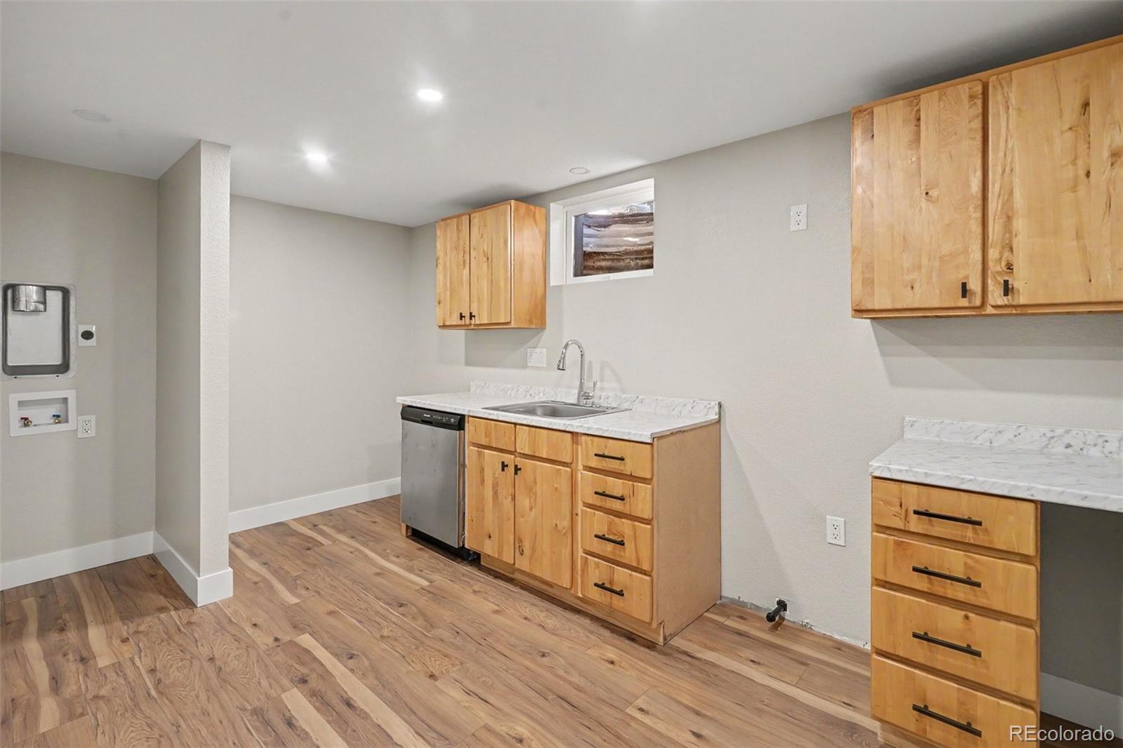 MLS Image #20 for 559  elbert way,denver, Colorado