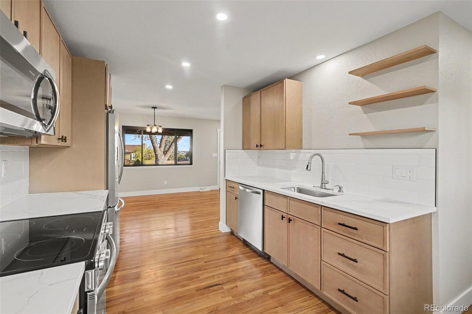 MLS Image #6 for 559  elbert way,denver, Colorado