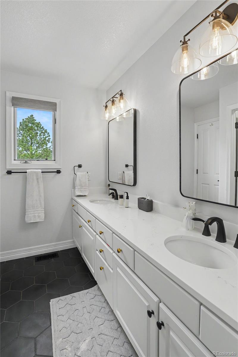 MLS Image #31 for 7499 s genoa circle,centennial, Colorado
