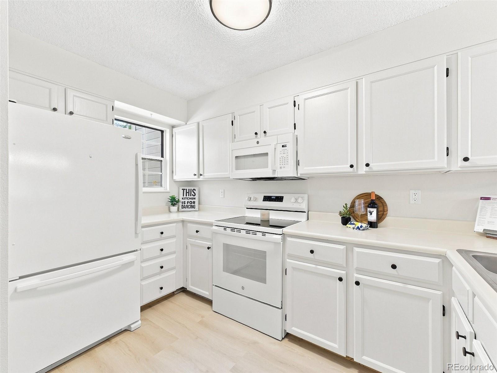 MLS Image #5 for 11155 w 17th avenue,denver, Colorado