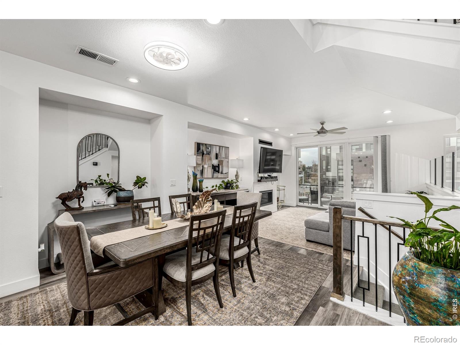 MLS Image #12 for 6820 e lowry boulevard,denver, Colorado