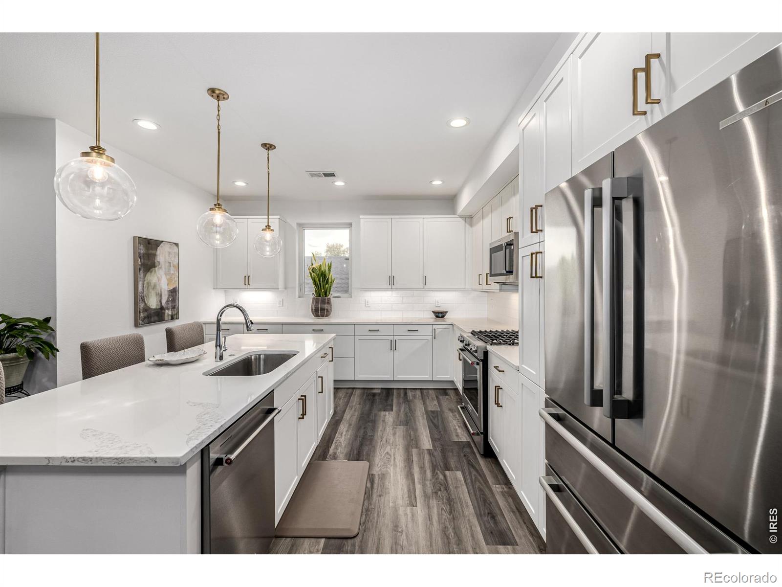 MLS Image #15 for 6820 e lowry boulevard,denver, Colorado
